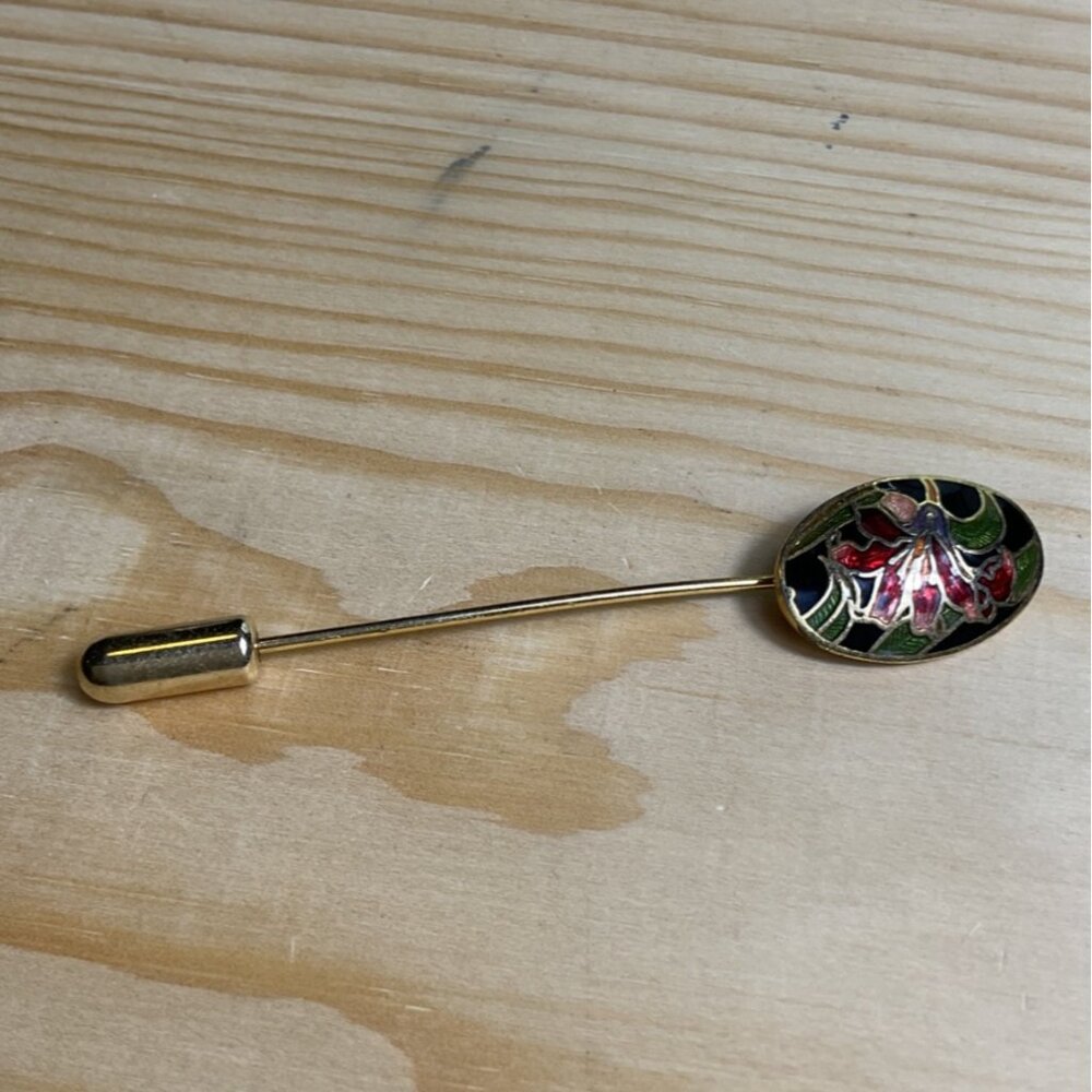 Vintage Gold Tone Lily Enamel Lapel Stick Pin